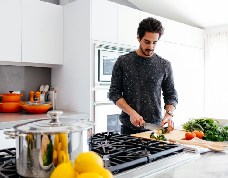 ¿Qué alimentos benefician y qué alimentos perjudican a la salud prostática?