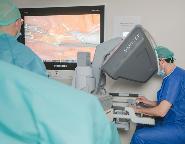 Operación de cáncer de próstata con robot: precisión, seguridad y recuperación más rápida